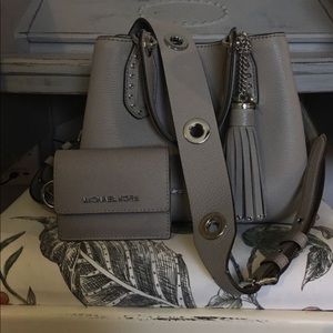 Michael Kors bag W/wallet